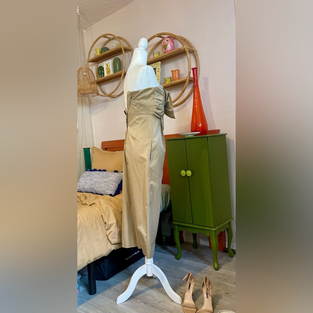 🥰Current Air Adorable Khaki Romper😍 - Picture 4 of 7